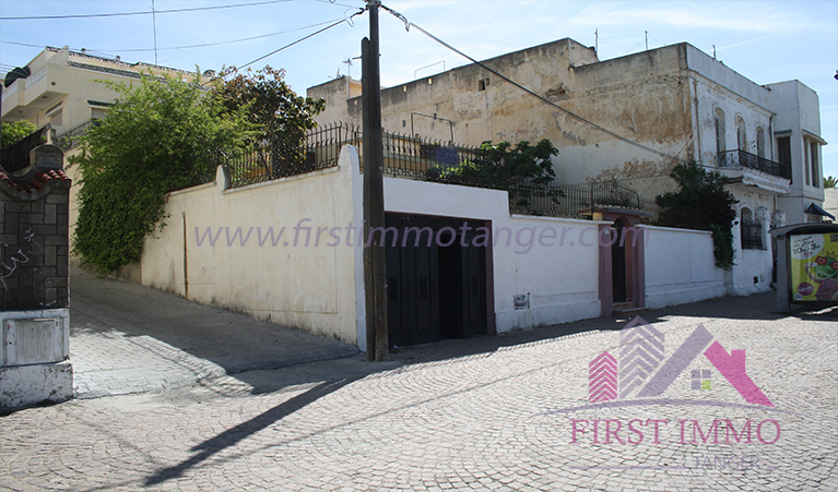 SPACIOUS HOUSE FOR SALE IN MERCHAN