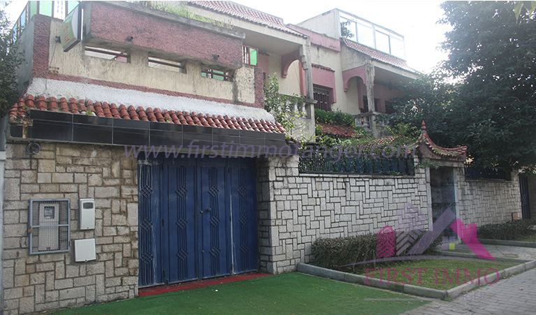 SPACIOUS VILLA FOR SALE IDEAL FOR PROJECT