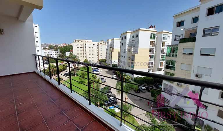 NICE UNFURNISHED APARTMENT WITH TERRACE FOR RENT