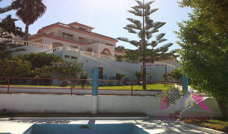 SPACIOUS VILLA FURNISHED WITH SWIMMING POOL TO RENT FOR YOUR HOLIDAY